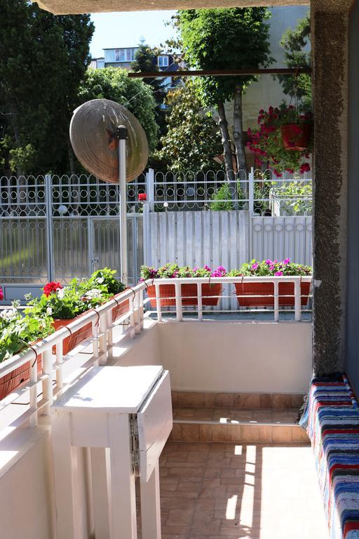 Central Varna Apartment - Lets4Holiday Exterior foto